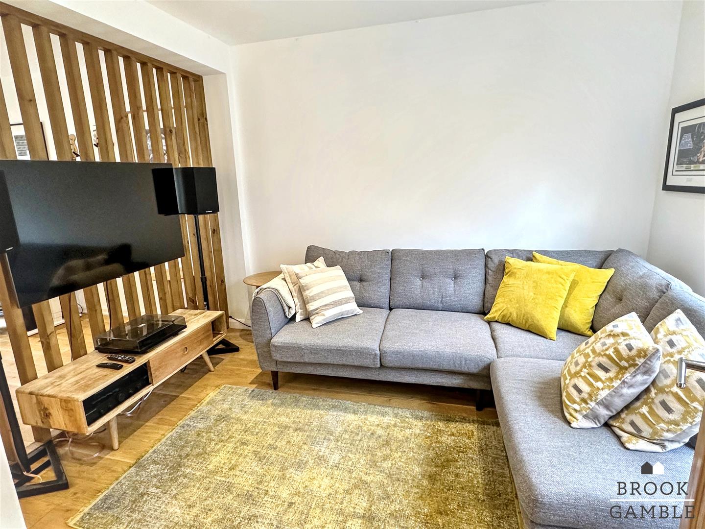 2 Bedroom House. Melbourne Road in Eastbourne,  5